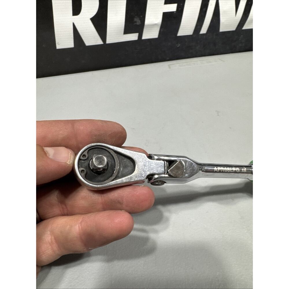 NEW! Matco Tools AFR68LFG 1/4” Locking Flex Head Ratchet Green - Picture 7 of 7
